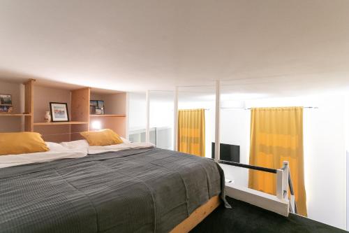 Tempat tidur dalam kamar di Top Apartment nahe Zentrum