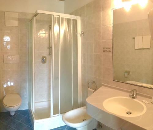 Koupelna v ubytování Hotel Turmwirt