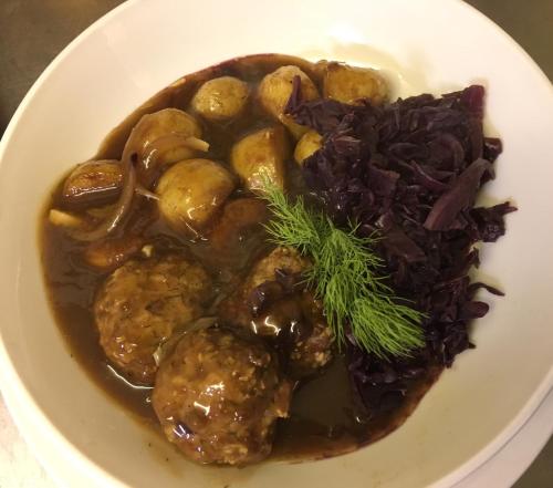 Food at or somewhere near the bed & breakfast 