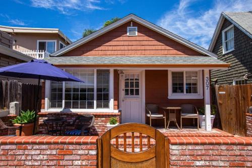 Gallery image of 307 Thirty Fifth Street in Newport Beach