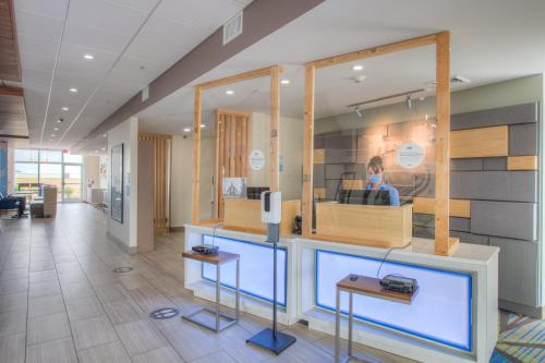 Vstupní hala nebo recepce v ubytování Holiday Inn Express & Suites - Remington by IHG