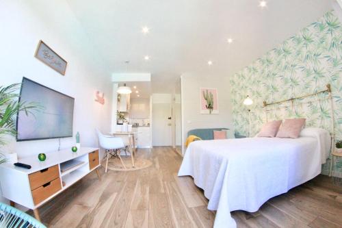 Posteľ alebo postele v izbe v ubytovaní New Studio Júpiter Benalmádena Pools Views