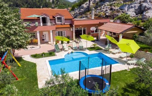 Holiday home Ostojić attractive villa with private pool near lakes