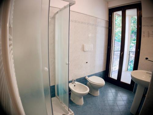 A bathroom at Garden Hill BnB