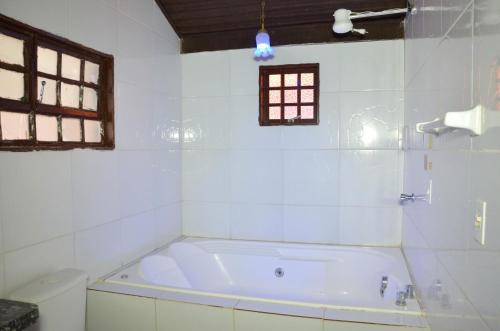 Bilik mandi di Pousada Villa das Pedras