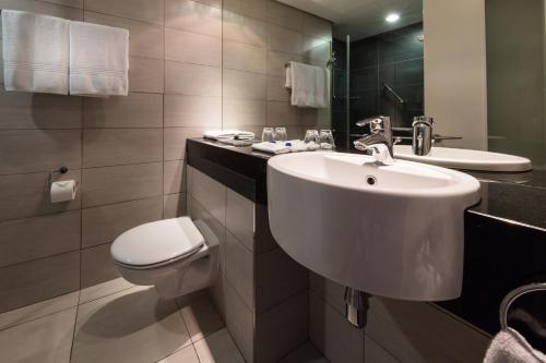 Ένα μπάνιο στο Holiday Inn Express Durban - Umhlanga by IHG