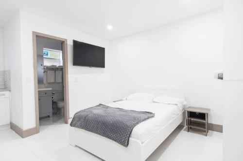 Modern Studio in Heart of Miami