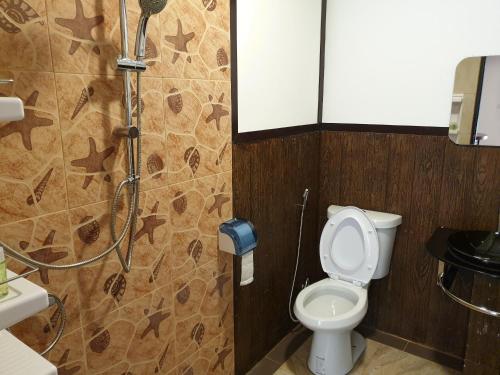 Vonios kambarys apgyvendinimo įstaigoje Koh Mueangkarn Paradise View Resort