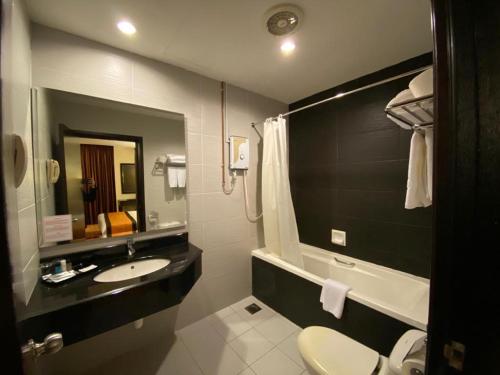 Ванная комната в Grand Paragon Hotel Johor Bahru