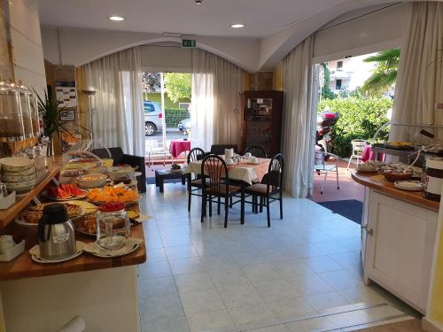 Mad på hotellet eller i nærheden