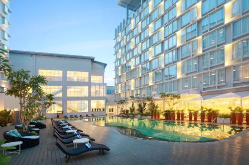 Бассейн в Mercure Samarinda или поблизости