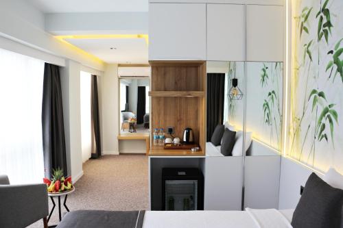 luis otel izmir turkey booking com