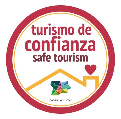 Un logo pour le tourisme d'État tijuana mexico dans l'établissement Sinagoga, à Peñaranda de Duero