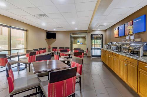Μια τηλεόραση ή/και κέντρο ψυχαγωγίας στο Comfort Inn