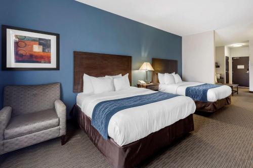 Säng eller sängar i ett rum på Comfort Inn & Suites Oklahoma City West - I-40