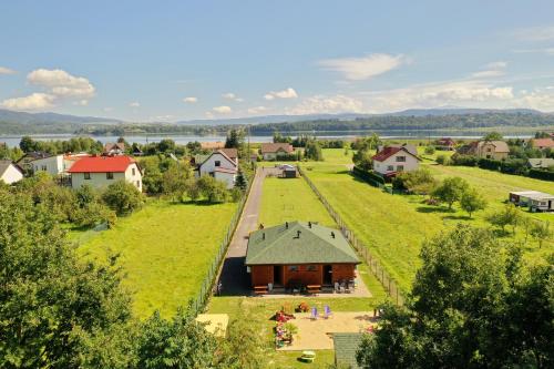 Příroda nedaleko prázdninového areálu