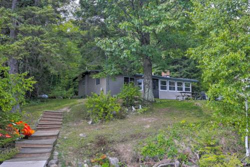 Gallery image of Lakefront Family Escape with Views, Dock, and Kayaks! in Hayward