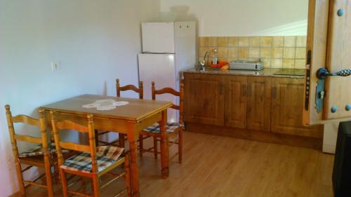 A kitchen or kitchenette at Torre del Alba