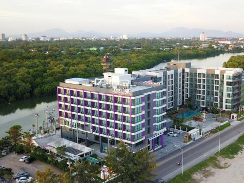 El edificio en el que está el hotel