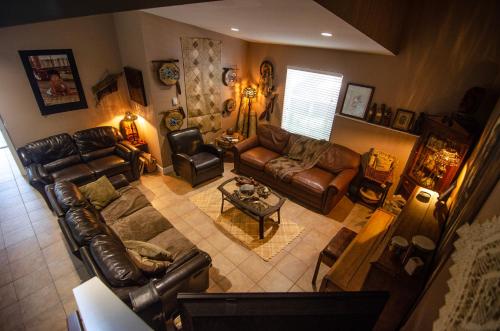 Χώρος καθιστικού στο The Fraser River's Edge B&B Lodge