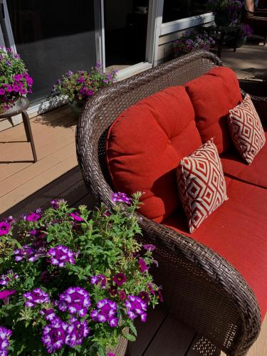 Χώρος καθιστικού στο The Fraser River's Edge B&B Lodge
