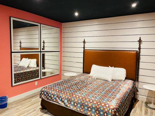 Postel nebo postele na pokoji v ubytování Casa Valentine Inn - Los Angeles