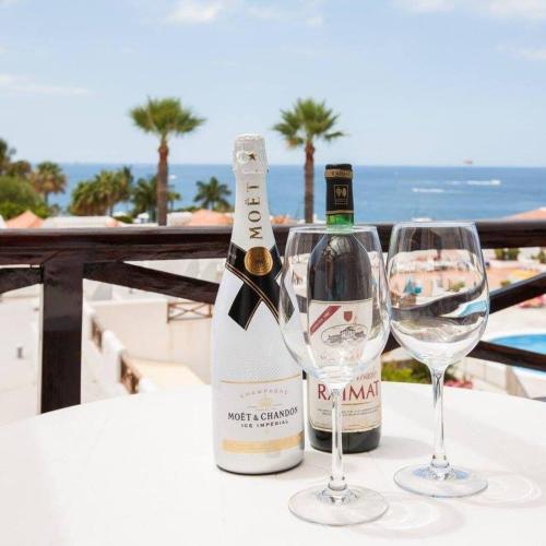 2 Bedroom apartment for 4 people in Tenerife
