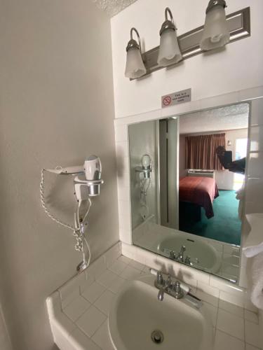 Ένα μπάνιο στο Windsor Inn Lake Havasu City