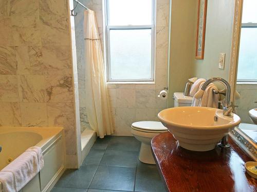 Morris House Hotel Image