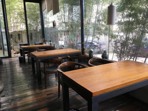 Restoran atau tempat lain untuk makan di Jingdezhen International Youth Hostel