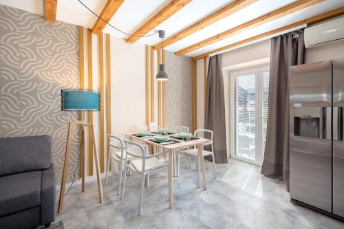 Η κουζίνα ή μικρή κουζίνα στο Apartma Tinkara