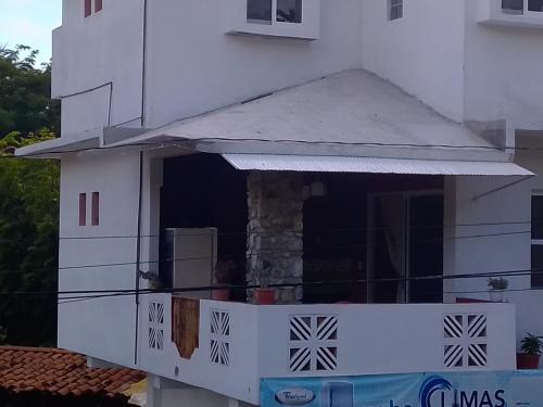 a house being built with the british flag painted on it at Departamento full equipped in Puerto Escondido