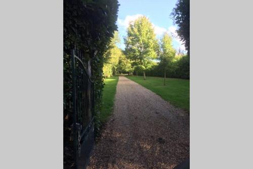 Photo de la galerie de l'établissement Pressoir Normand rénové et décoré, à Tourville-en-Auge