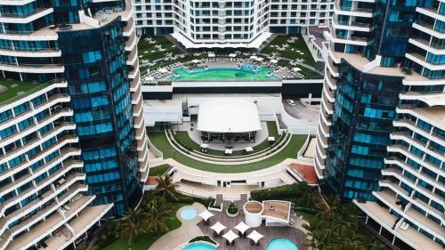 Bazén v ubytování The Pearls of Umhlanga, or Oceans Apts nebo v jeho okolí