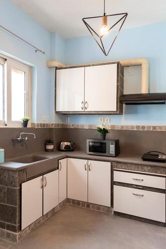 Vasilis Thissio Petralona 3d floor 55sqm