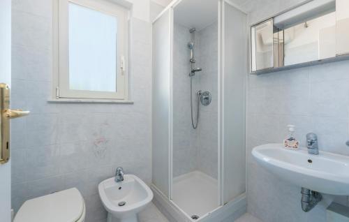Koupelna v ubytování Holiday house Desy Tar