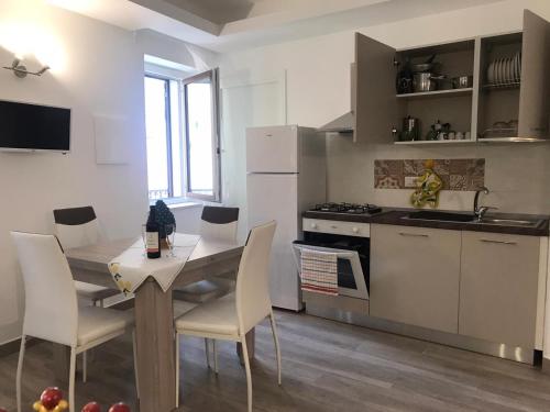 Η κουζίνα ή μικρή κουζίνα στο Casa Vacanza Cundari