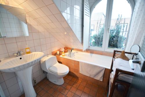 Charming Studio Near Louvre