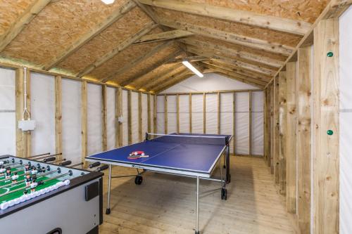 Eine Spielezimmer in der Unterkunft River views,Kinsale, Hosted by Exquisite holiday homes, Sleeps 26