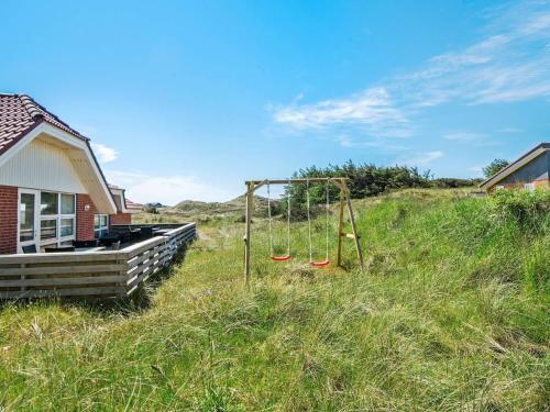 Zahrada ubytování 10 person holiday home in Ringkøbing