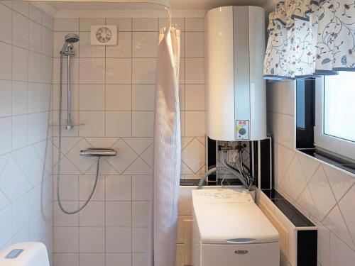 Ett badrum på Holiday home Ronneby IV