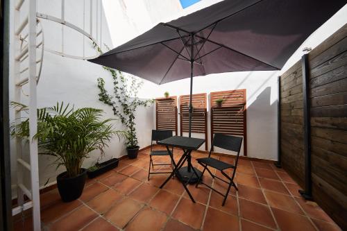 A balcony or terrace at Casa SaMARa