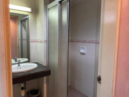 Ένα μπάνιο στο Hotel Deleeton