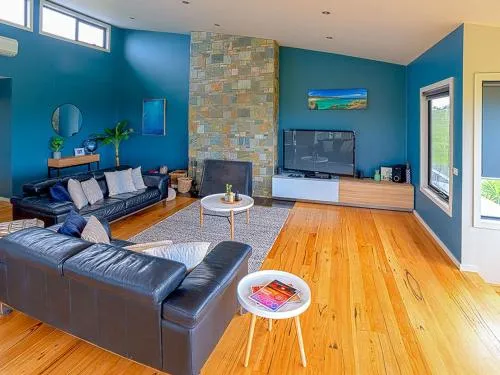 The Islander picture