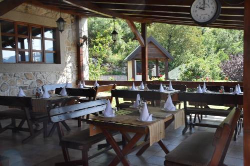 Gallery image of Aparthotel Koliba in Nik&scaron;ić