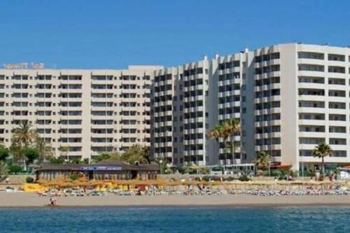 ESTUDIO RECIEN REFORMADO EN HOTEL 1 LINEA PLAYa