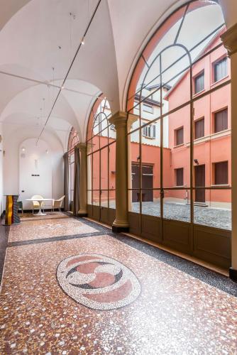 Gambar di galeri bagi Design Club Collection di Bologna