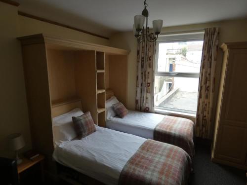 Gallery image of Hurst Dene Aparthotel in Swansea