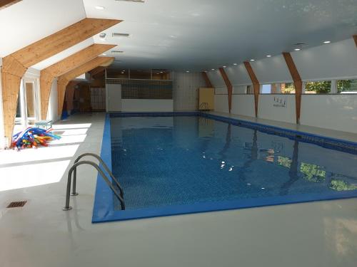 The swimming pool at or close to The Green Apple Durbuy