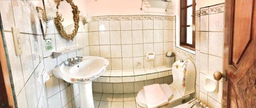 Dolce Vita Hotel tesisinde bir banyo